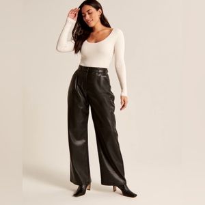 Abercrombie Curve Love Tailored Vegan Leather Wide Leg Pant size XS Petite